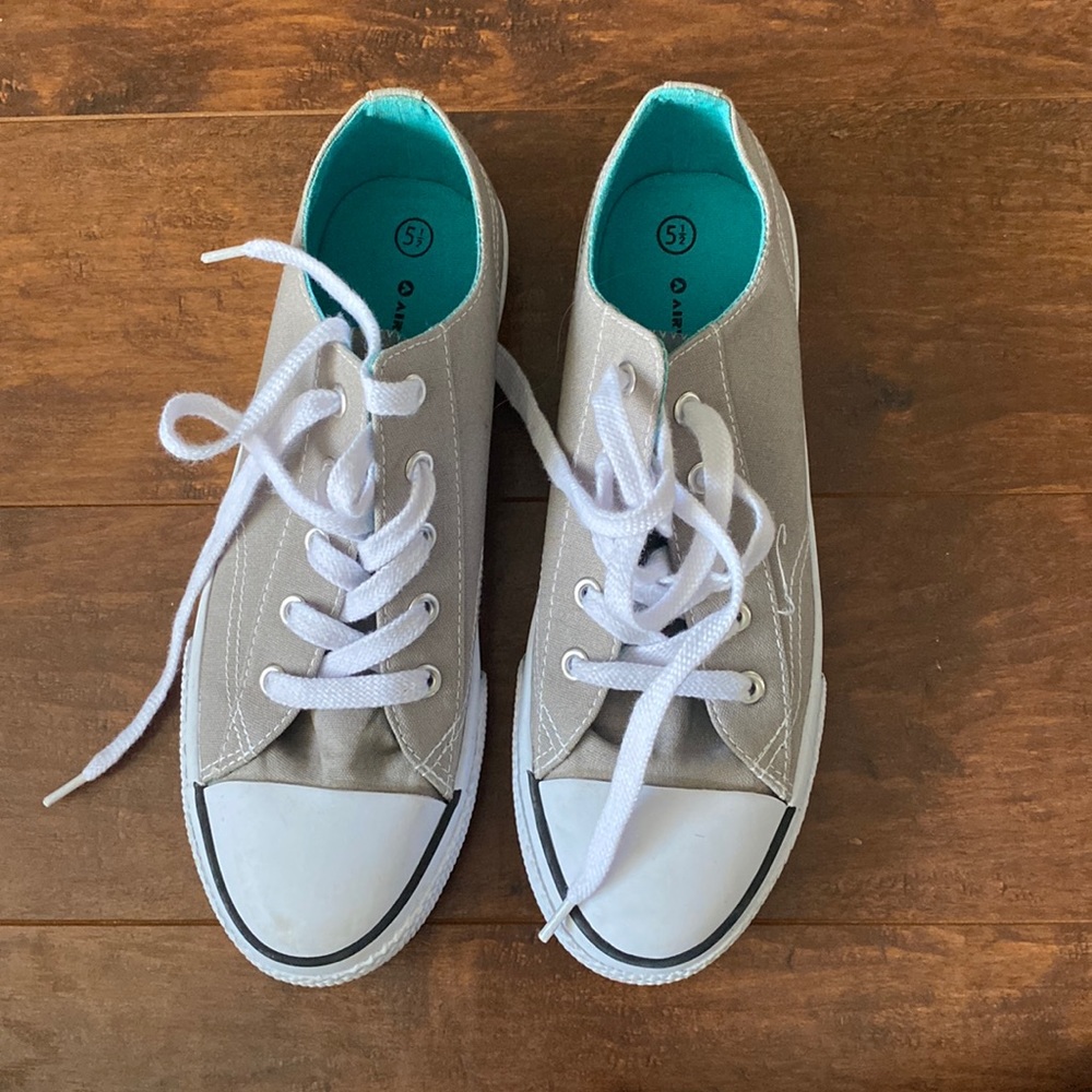 Airwalk sneakers